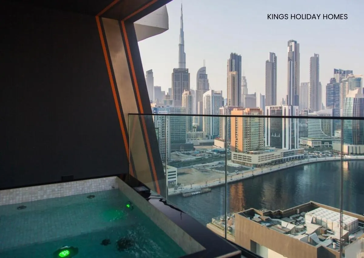 Binghatti Canal With Private Jacuzzi Burj Khalifa View Kings Dubai Lägenhet
