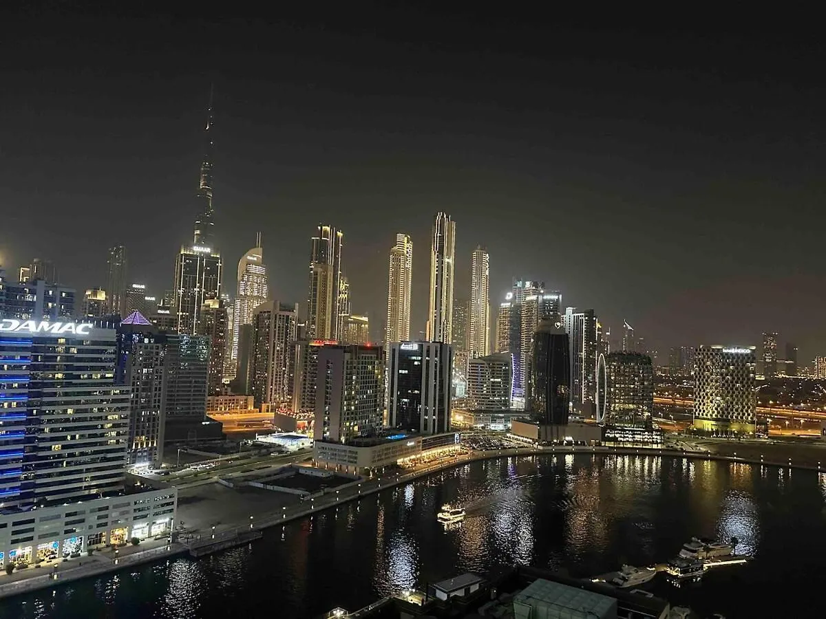 Binghatti Canal With Private Jacuzzi Burj Khalifa View Kings Dubai Förenade Arabemiraten