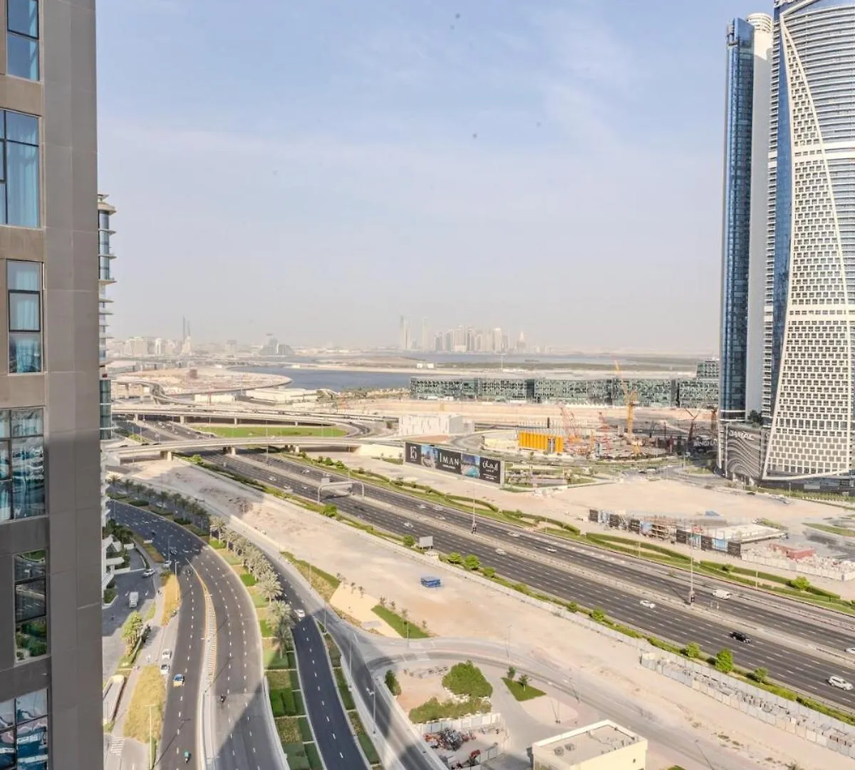 Binghatti Canal With Private Jacuzzi Burj Khalifa View Kings Dubai Lägenhet